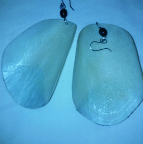 Capiz Shell Earrings (unique) - Picture 4 of 5